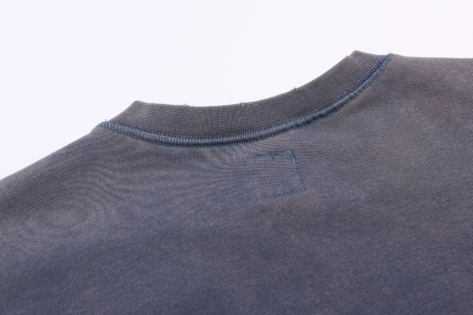 Saint Michael GHOST IN THE SHELL Retro Washed Distressed Thin Round Neck Sweatshirt Fabric: 390g terry Style Number: SM618 Size: S-M-L-XL Color: Washed Blue Price: P198
